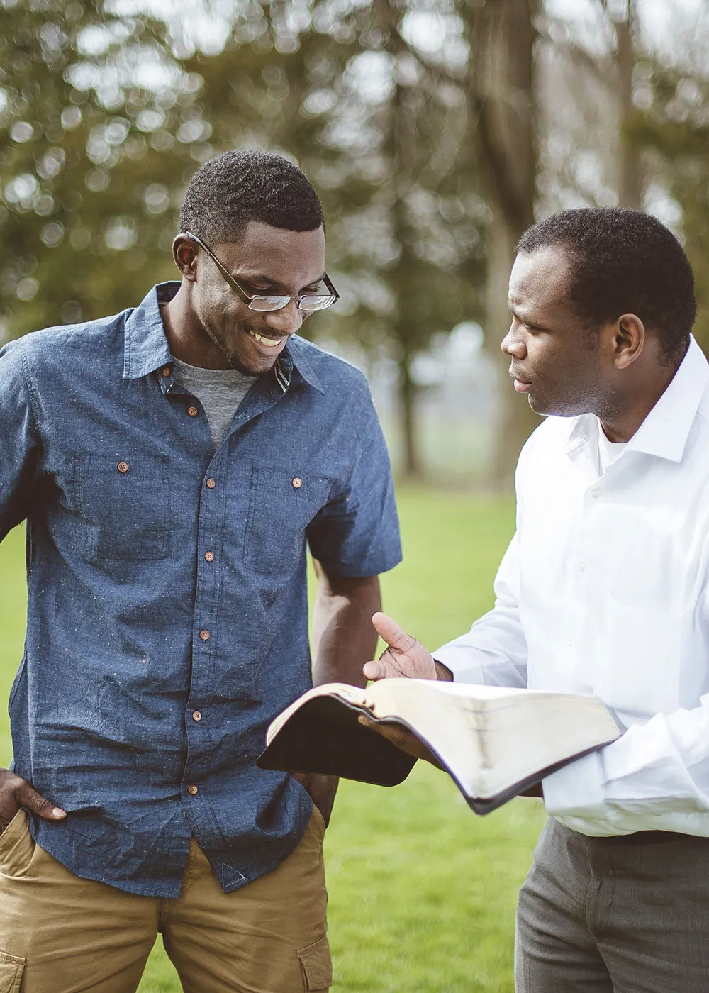 Men discussing the Bible